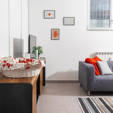 Staurenghi Red Apartment Варезе Экстерьер фото